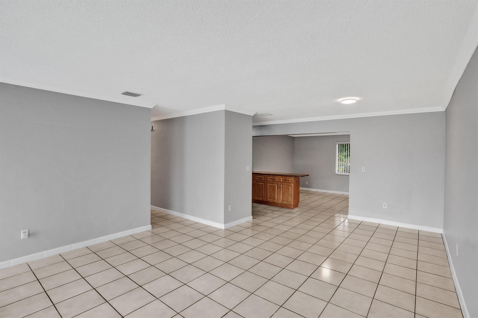 7200 W 14th Avenue, Hialeah FL 33014 photo 5