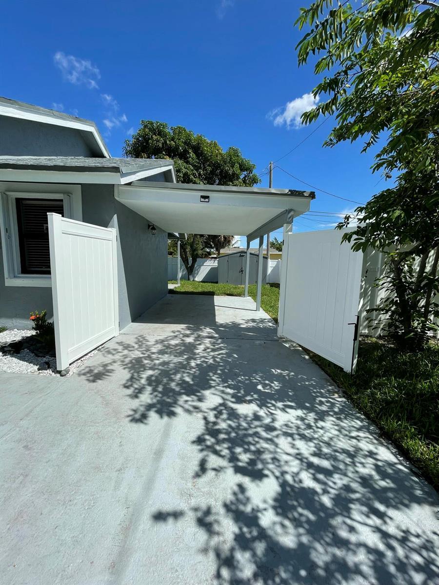 378 NW 2nd Way, Deerfield Beach FL 33441 photo 3