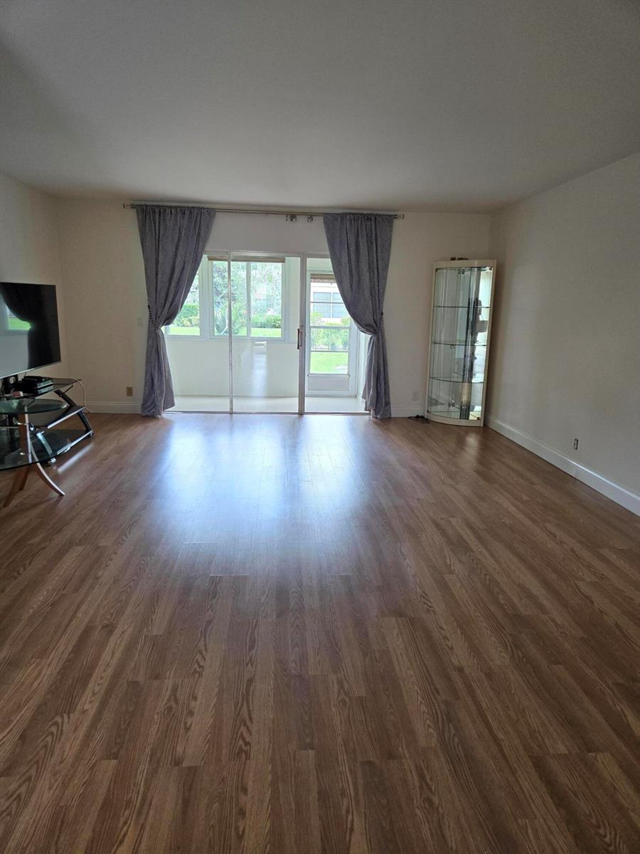 103 Oxford 400, West Palm Beach FL 33417 photo 2