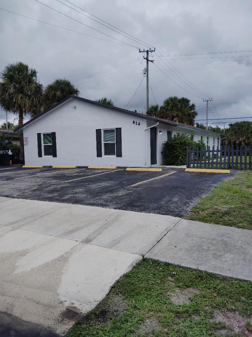 614 Holly Drive # 1, Palm Beach Gardens FL 33410