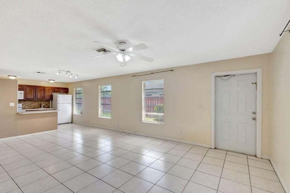 614 Holly Drive # 1, Palm Beach Gardens FL 33410 photo 5