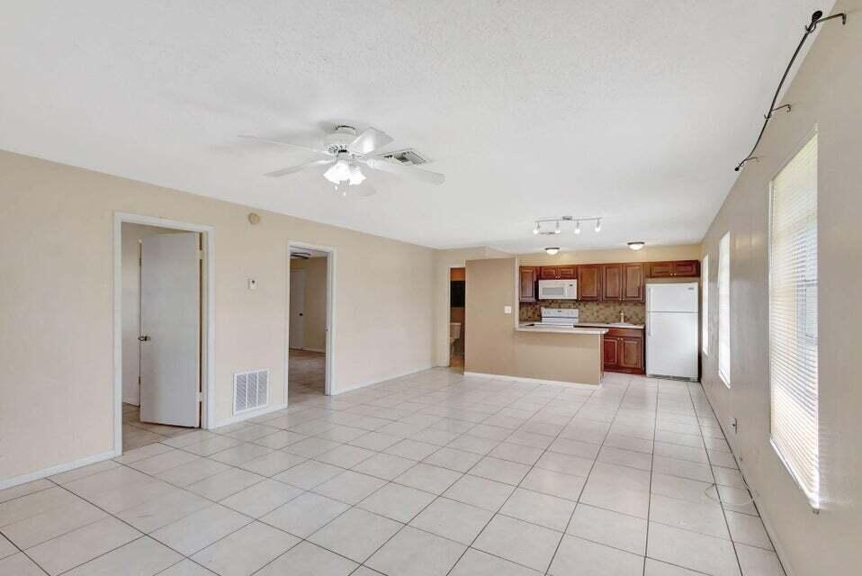 614 Holly Drive # 1, Palm Beach Gardens FL 33410 photo 4