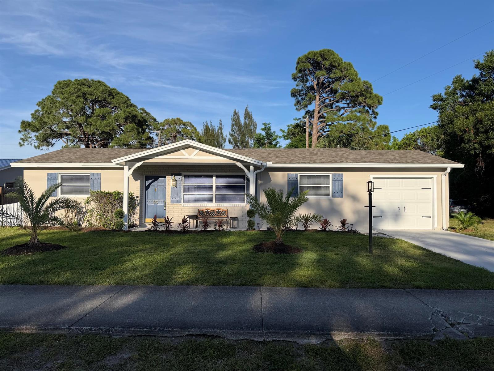 310 SW 20th Ave Avenue SW, Vero Beach FL 32962 photo 2