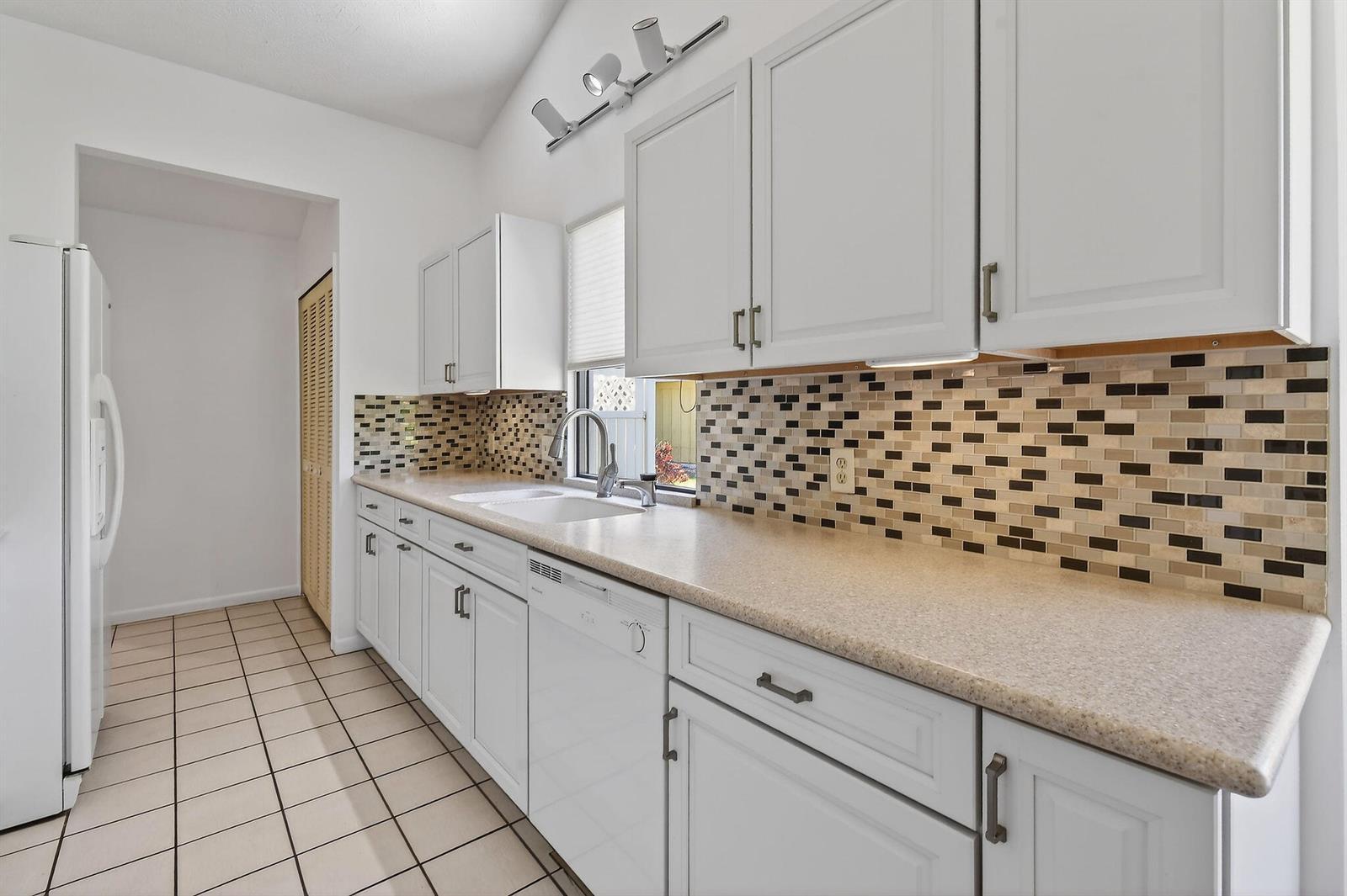 13196 SE Point O Woods Court, Hobe Sound FL 33455 photo 4