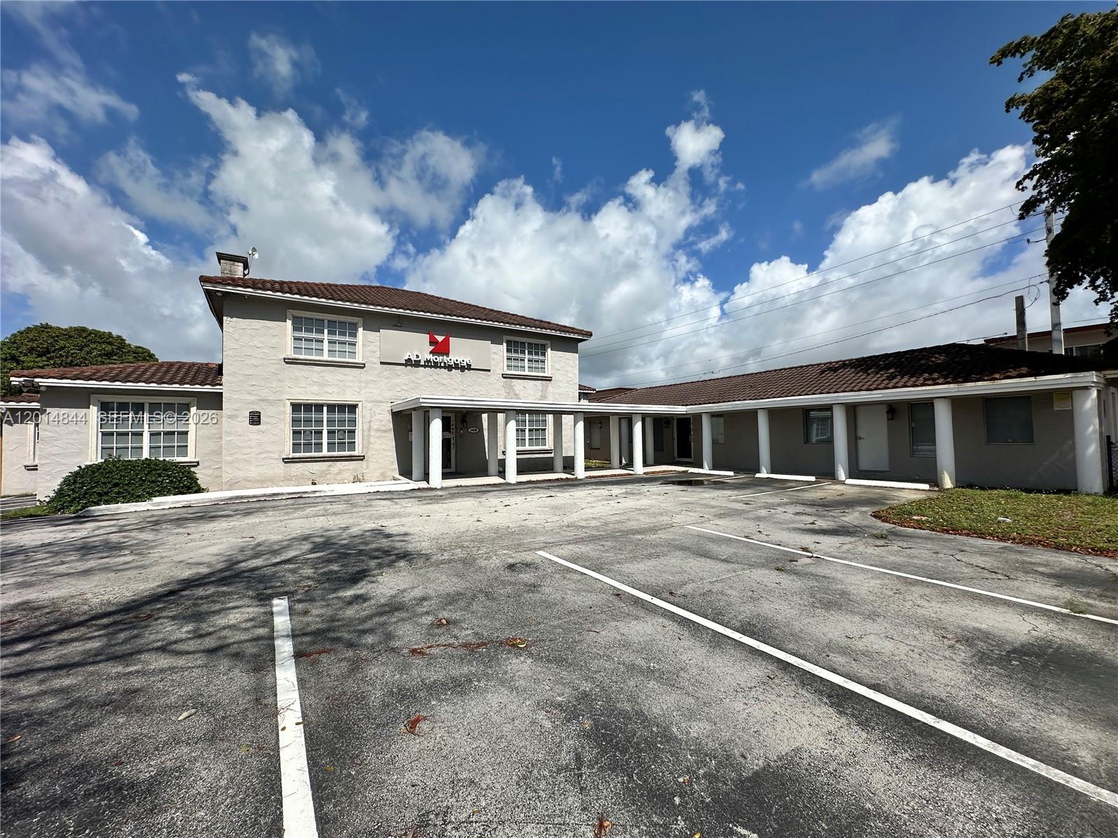 1040 S Federal Hwy, Hollywood FL 33020 photo 2
