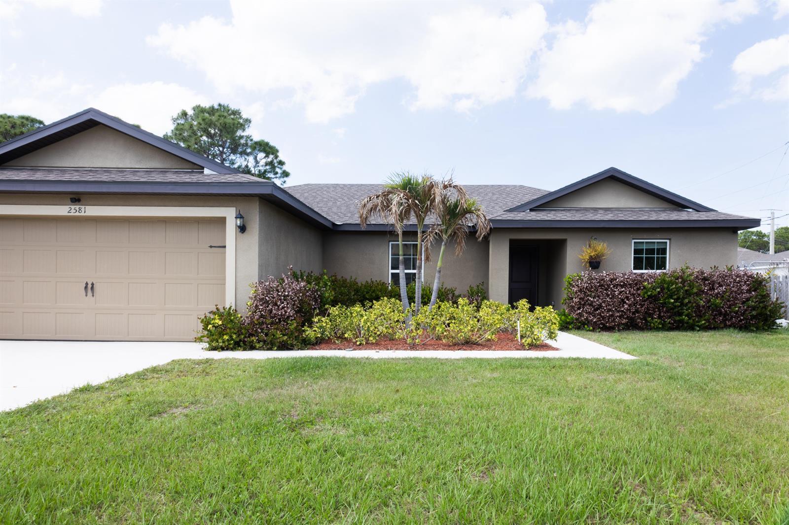 2581 SE Dogwood Avenue, Port St. Lucie FL 34952