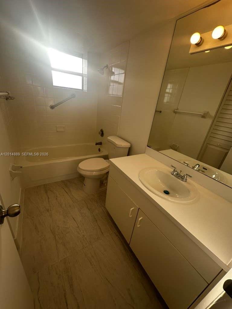 2903 NE 163rd St # 506, North Miami Beach FL 33160 photo 4