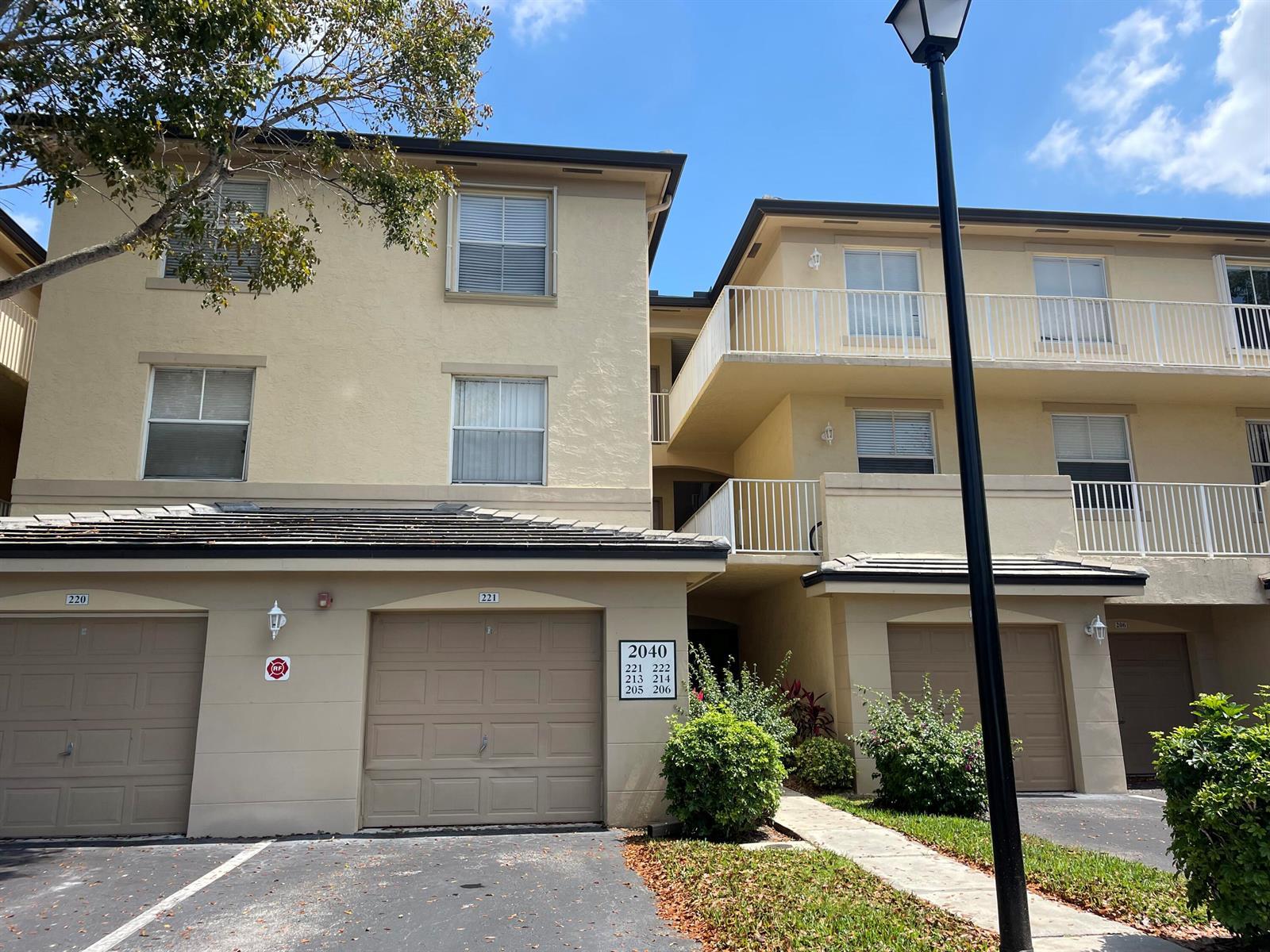 2040 Greenview Shores Boulevard # 221, Wellington FL 33414 photo 2