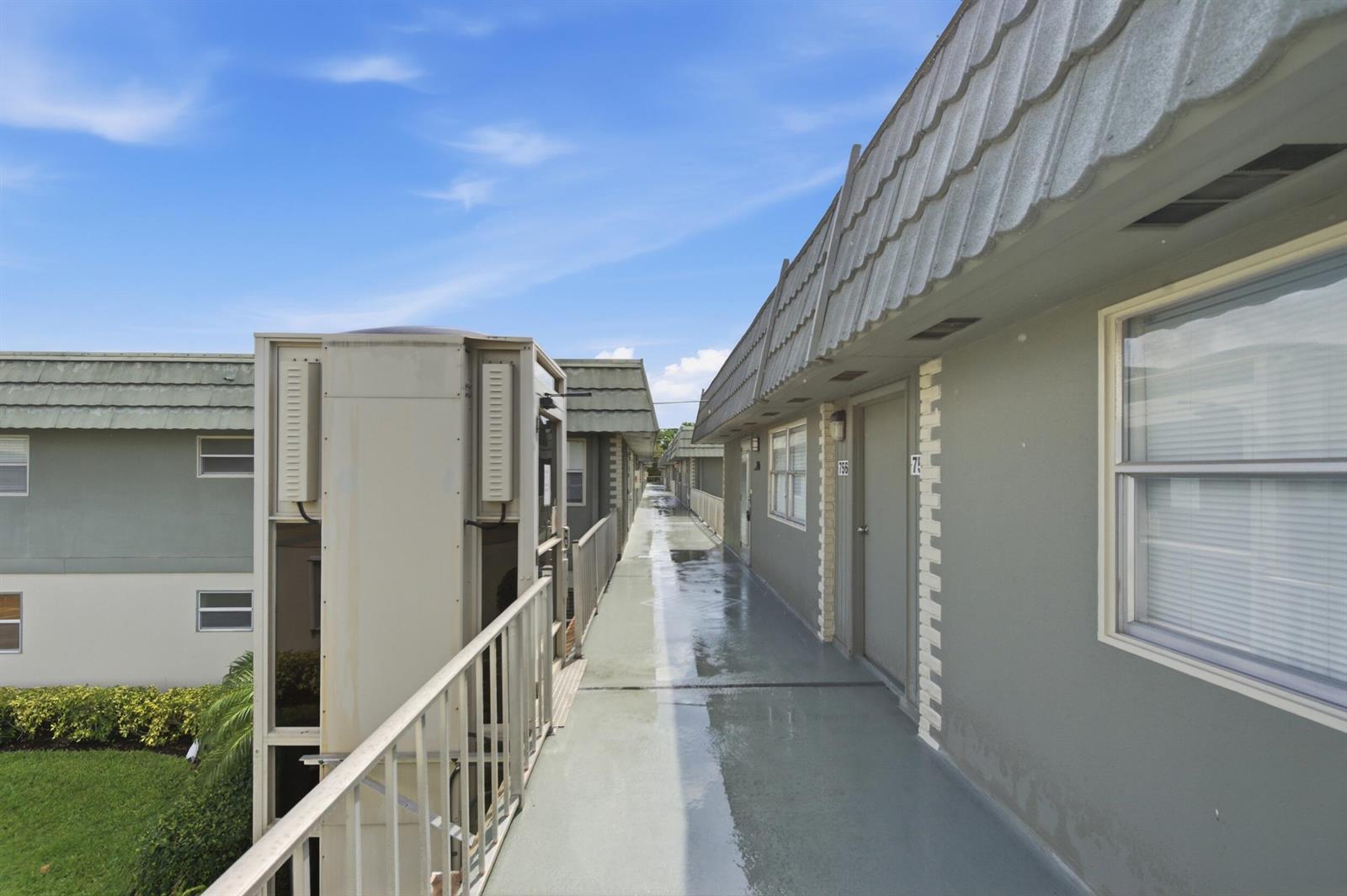756 Flanders P, Delray Beach FL 33484 photo 4