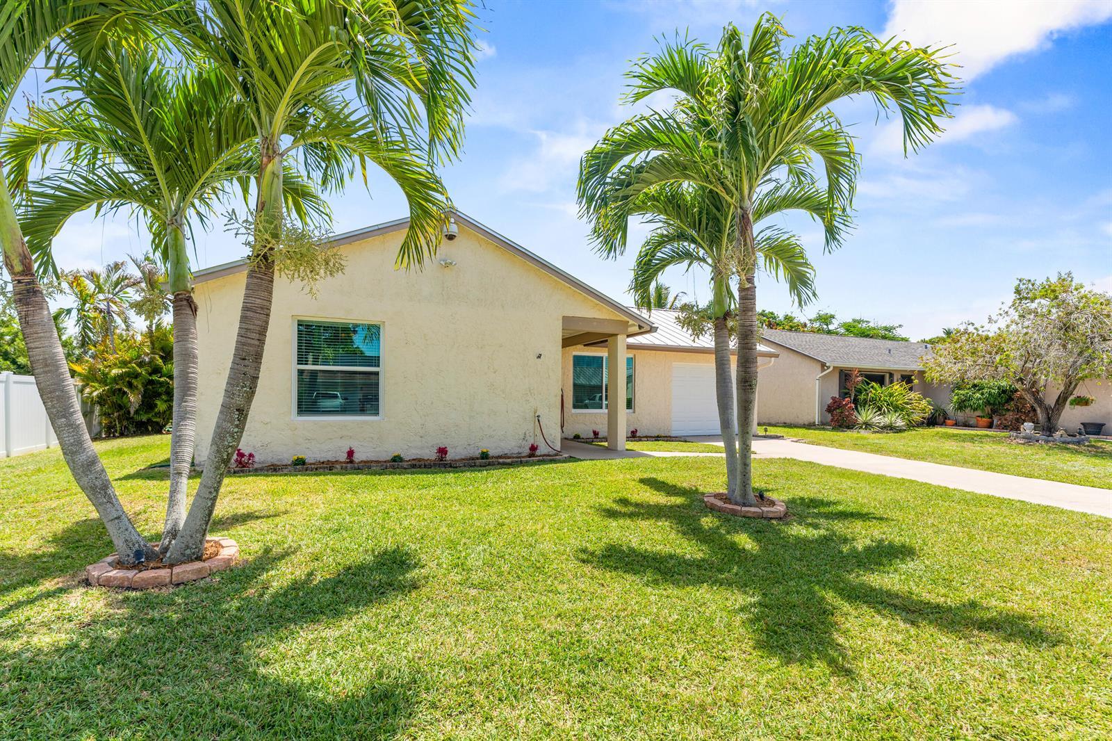 105 Banyan Circle, Jupiter FL 33458 photo 2