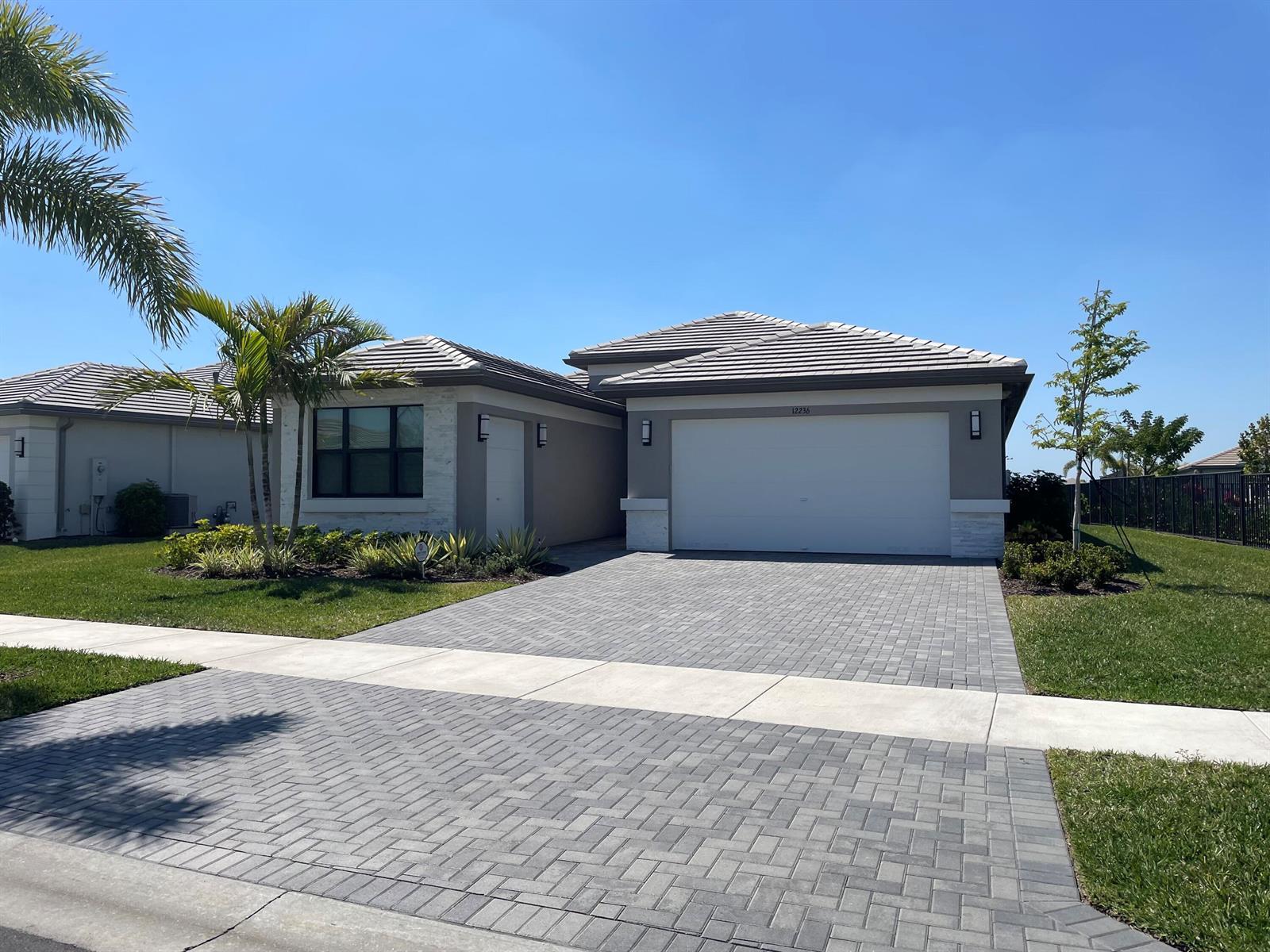 12236 SW Tidal Shores Way, Port St. Lucie FL 34987 photo 2
