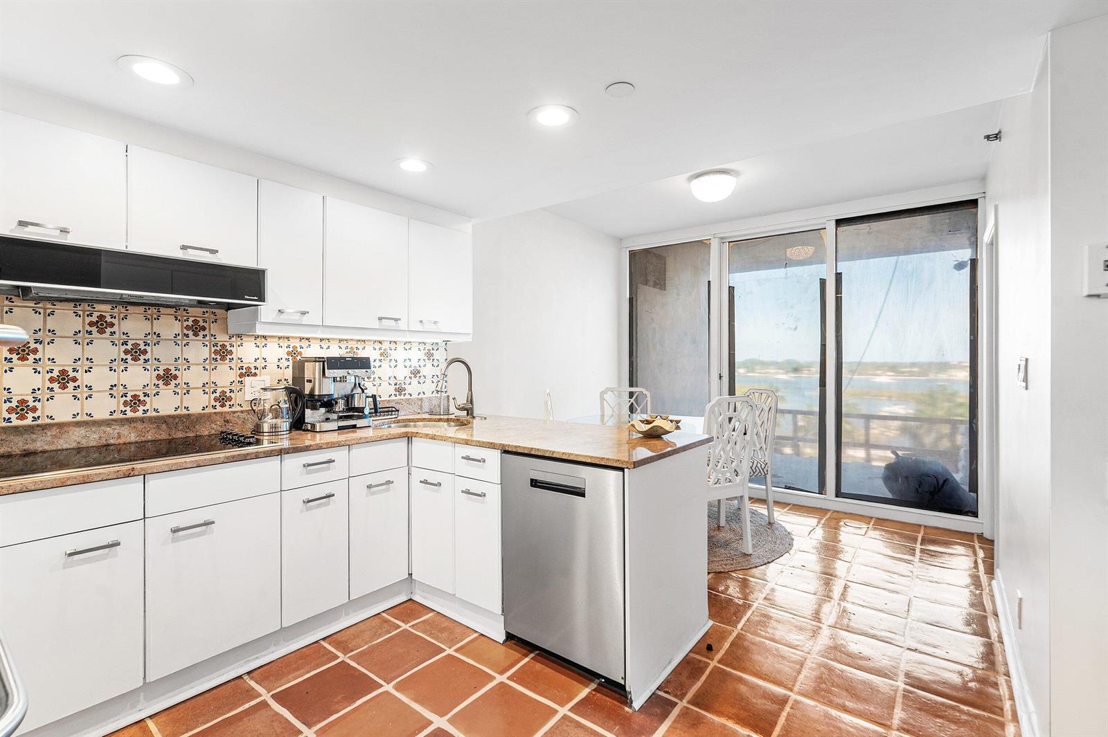 529 S Flagler Drive # 6g, West Palm Beach FL 33401 photo 4