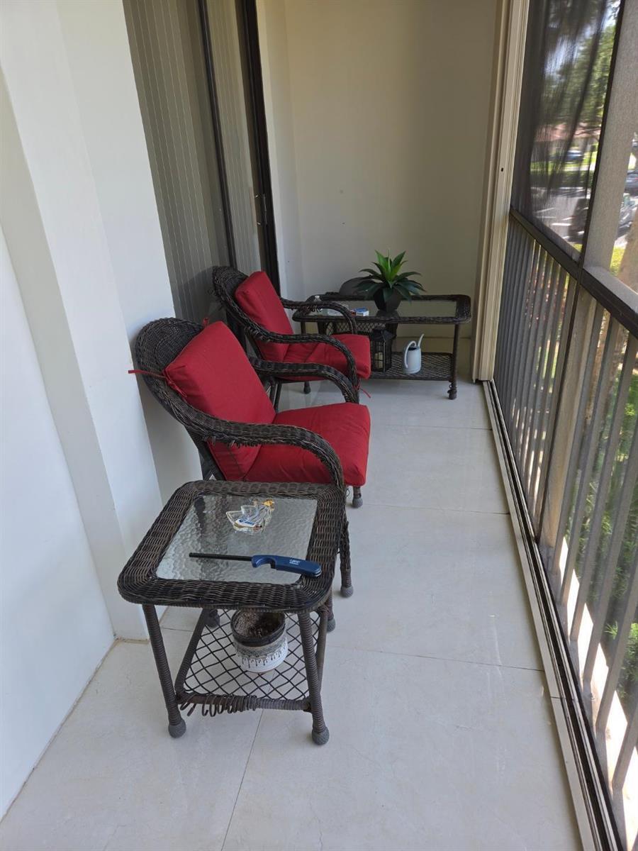 5310 Las Verdes Circle # 220, Delray Beach FL 33484 photo 2