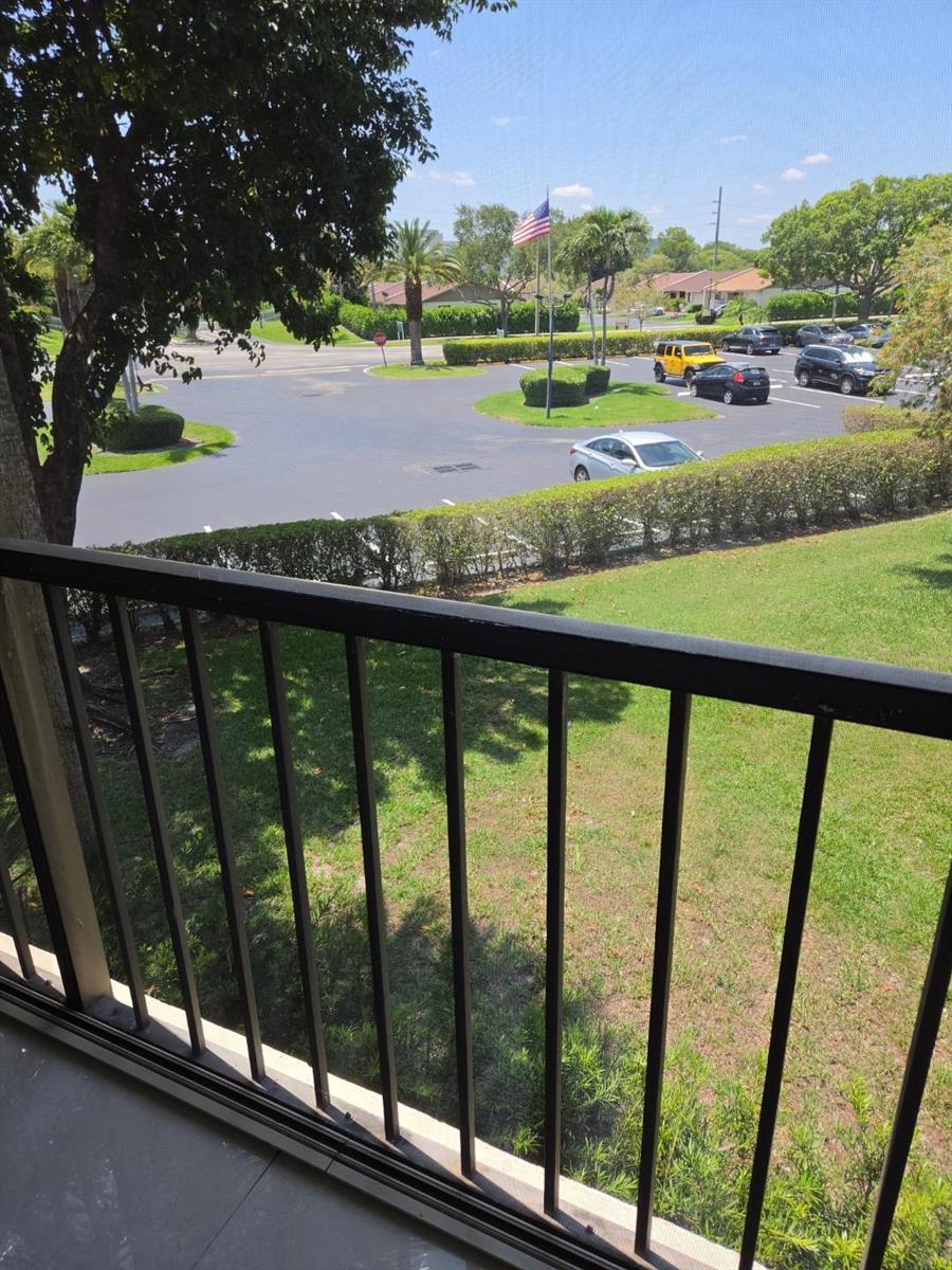 5310 Las Verdes Circle # 220, Delray Beach FL 33484 photo 3