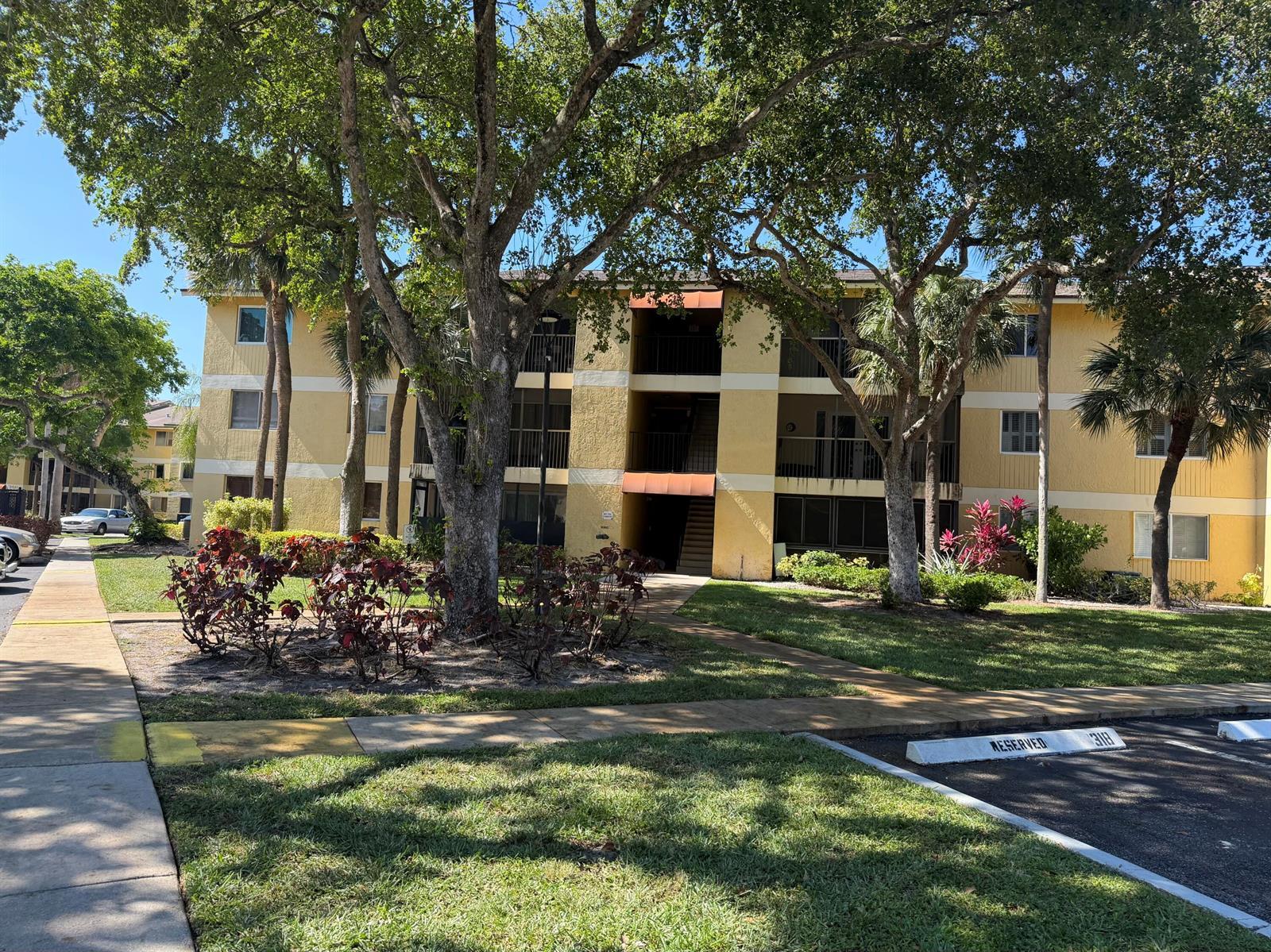 3017 N Oakland Forest Drive # 106, Oakland Park FL 33309