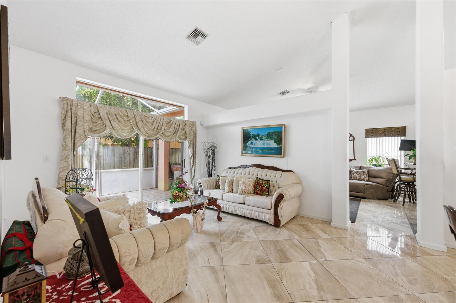 113 Saratoga Blvd Boulevard E, Royal Palm Beach FL 33411 photo 4