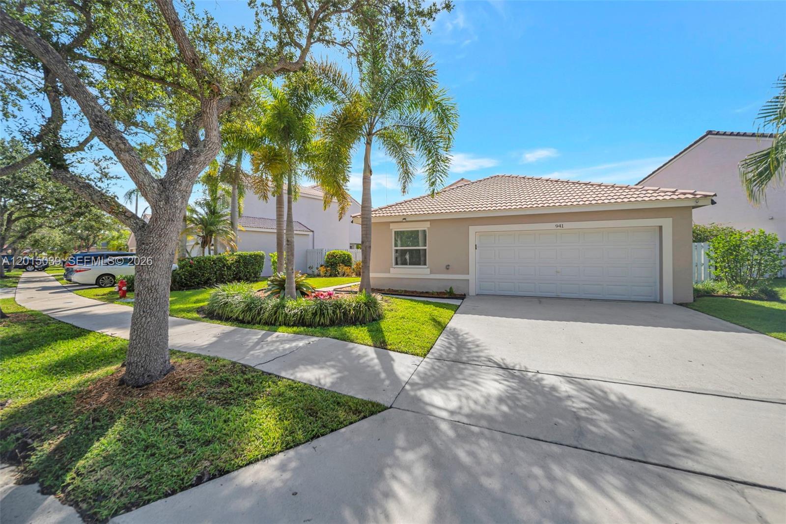 941 Briar Ridge Rd, Weston FL 33327 photo 2