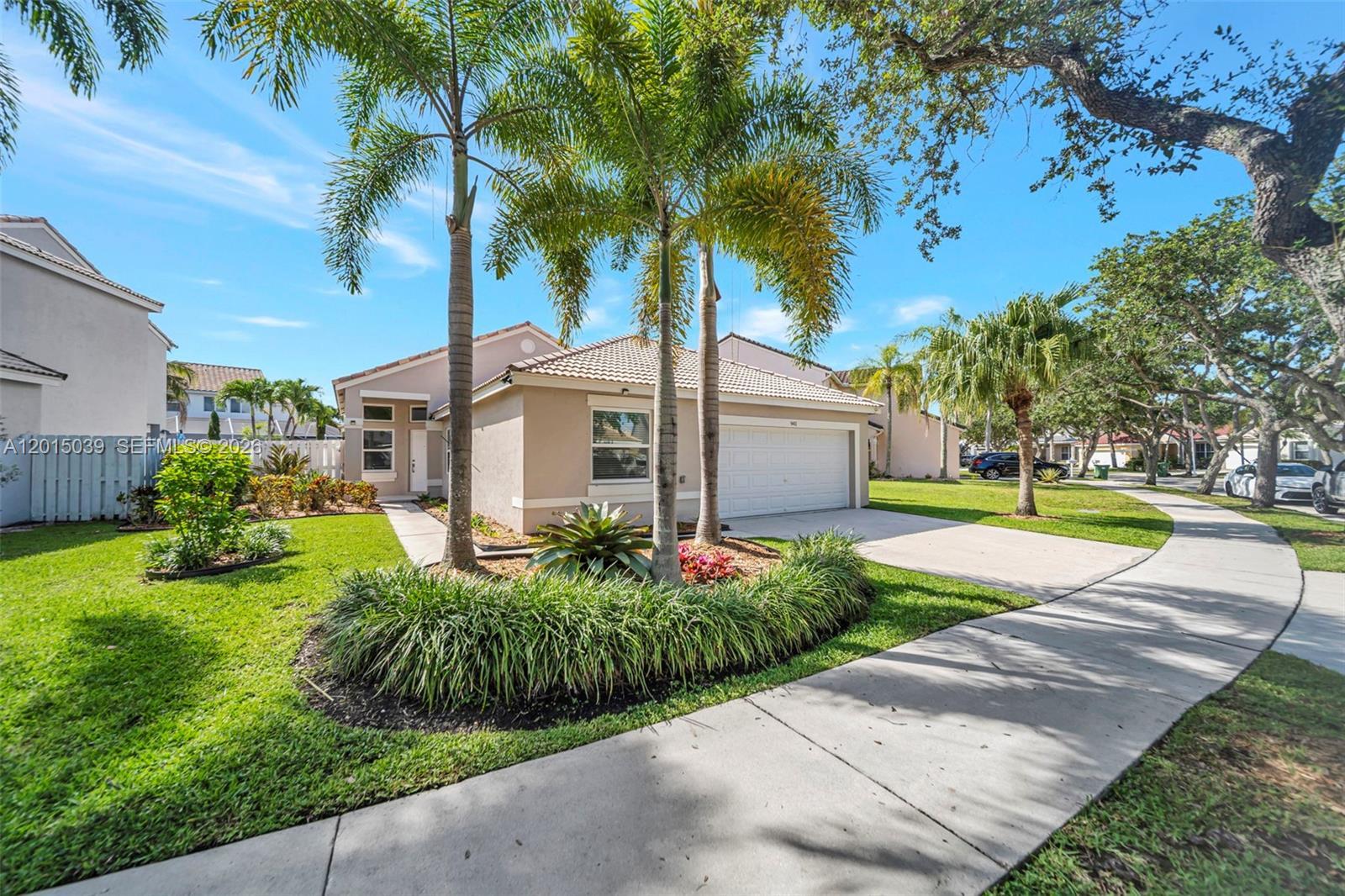 941 Briar Ridge Rd, Weston FL 33327