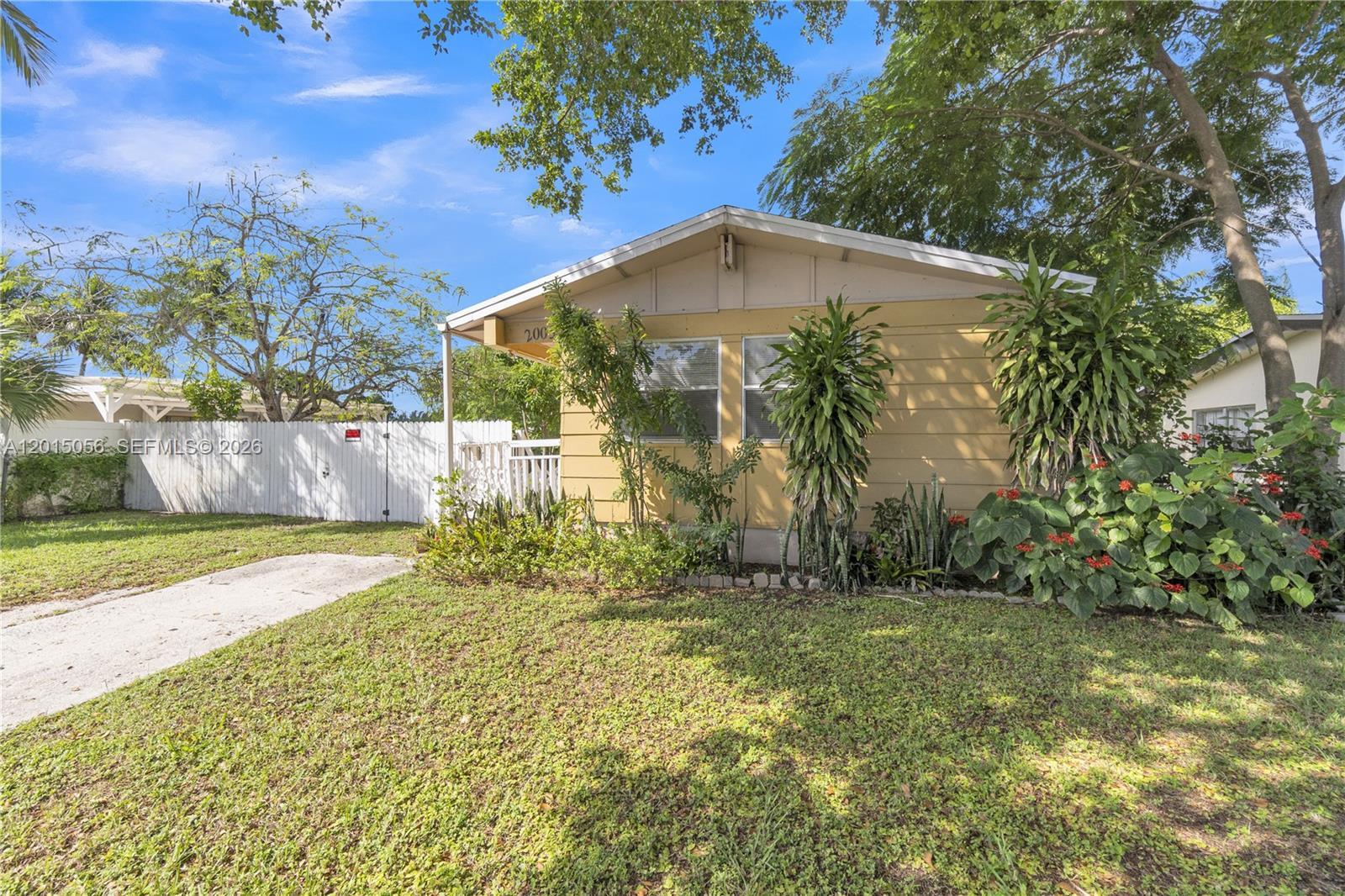 2005 NW 11th Ave, Fort Lauderdale FL 33311 photo 3