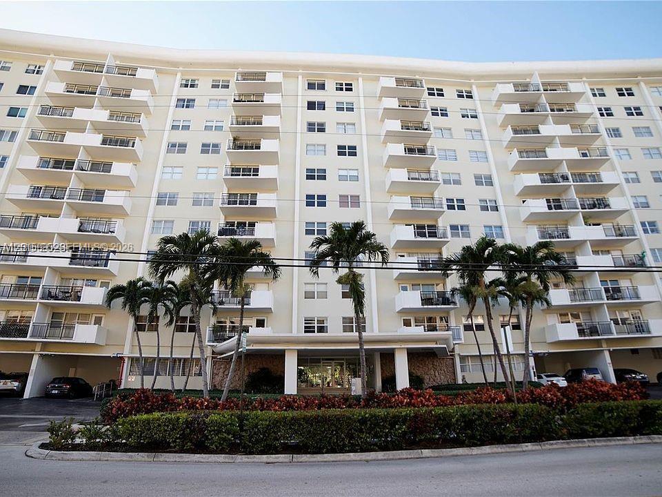 401 Golden Isles Dr # 314, Hallandale Beach FL 33009 photo 2