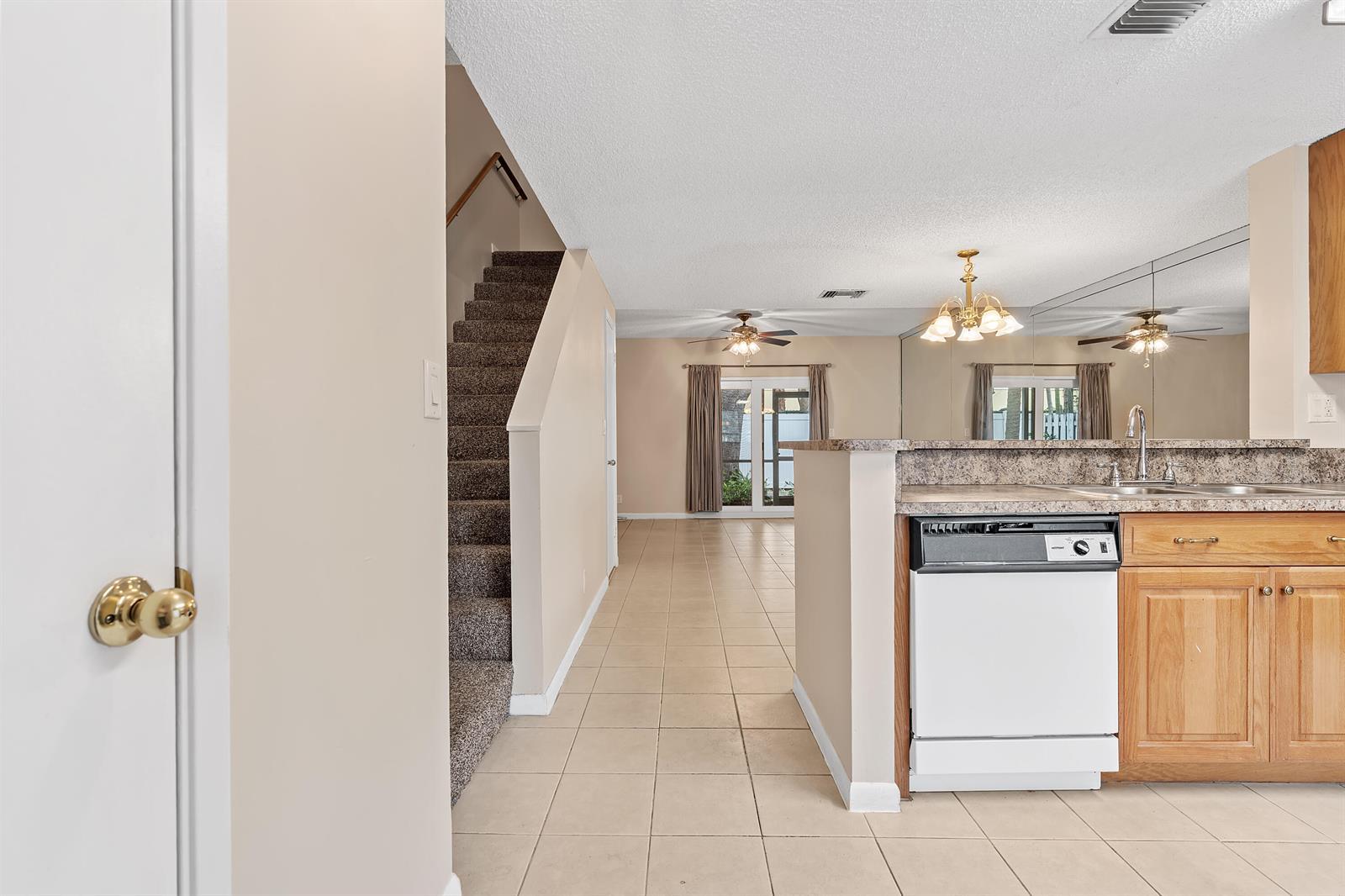 2519 NE 15th Street, Pompano Beach FL 33062 photo 4