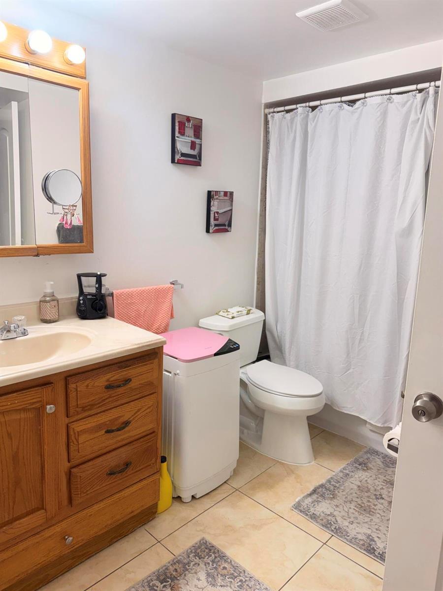 2800 Somerset Drive # 201j, Lauderdale Lakes FL 33311 photo 2