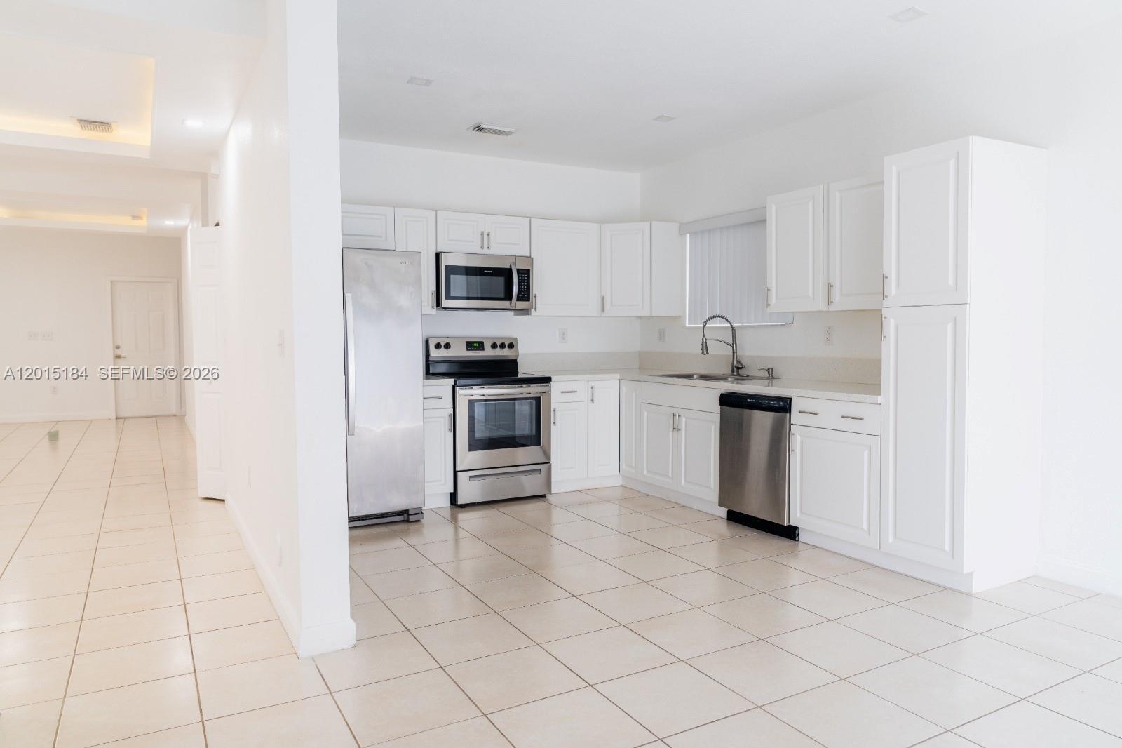379 NE 34th Ave, Homestead FL 33033 photo 3