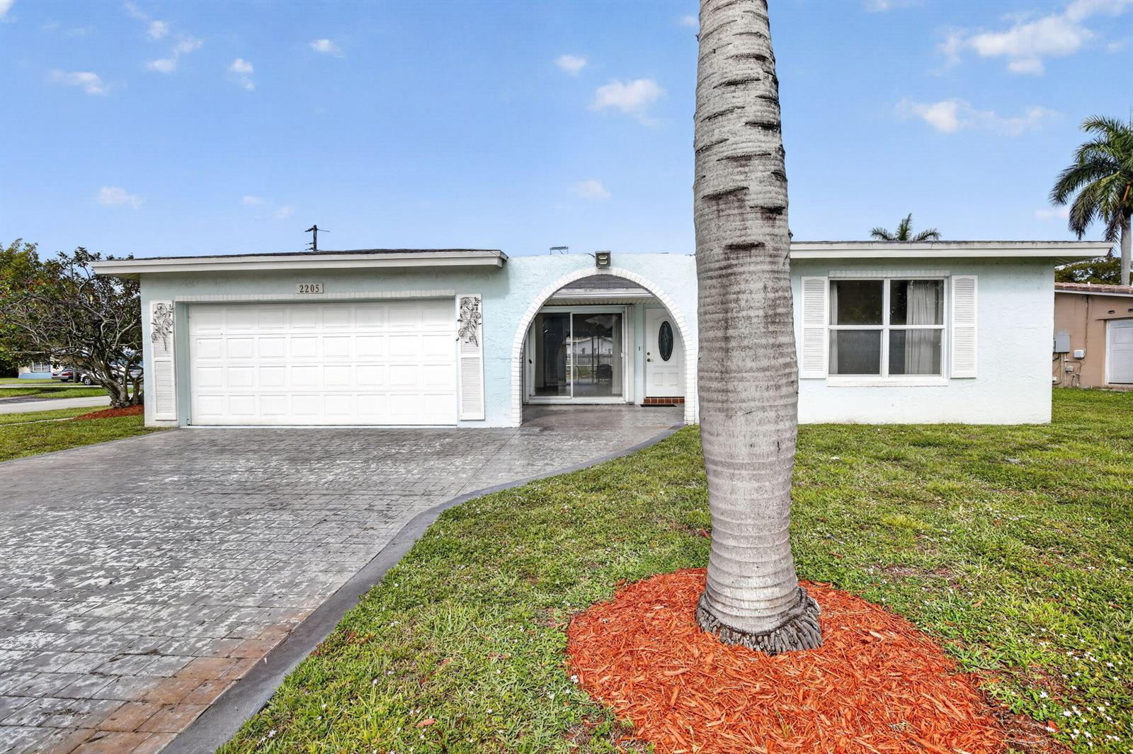 2205 NW 72nd Avenue, Sunrise FL 33313 photo 2