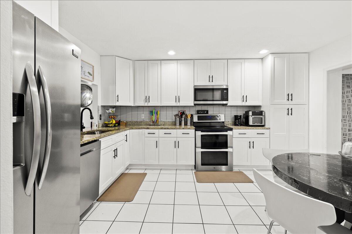 115 Fairway Lane, Royal Palm Beach FL 33411 photo 4