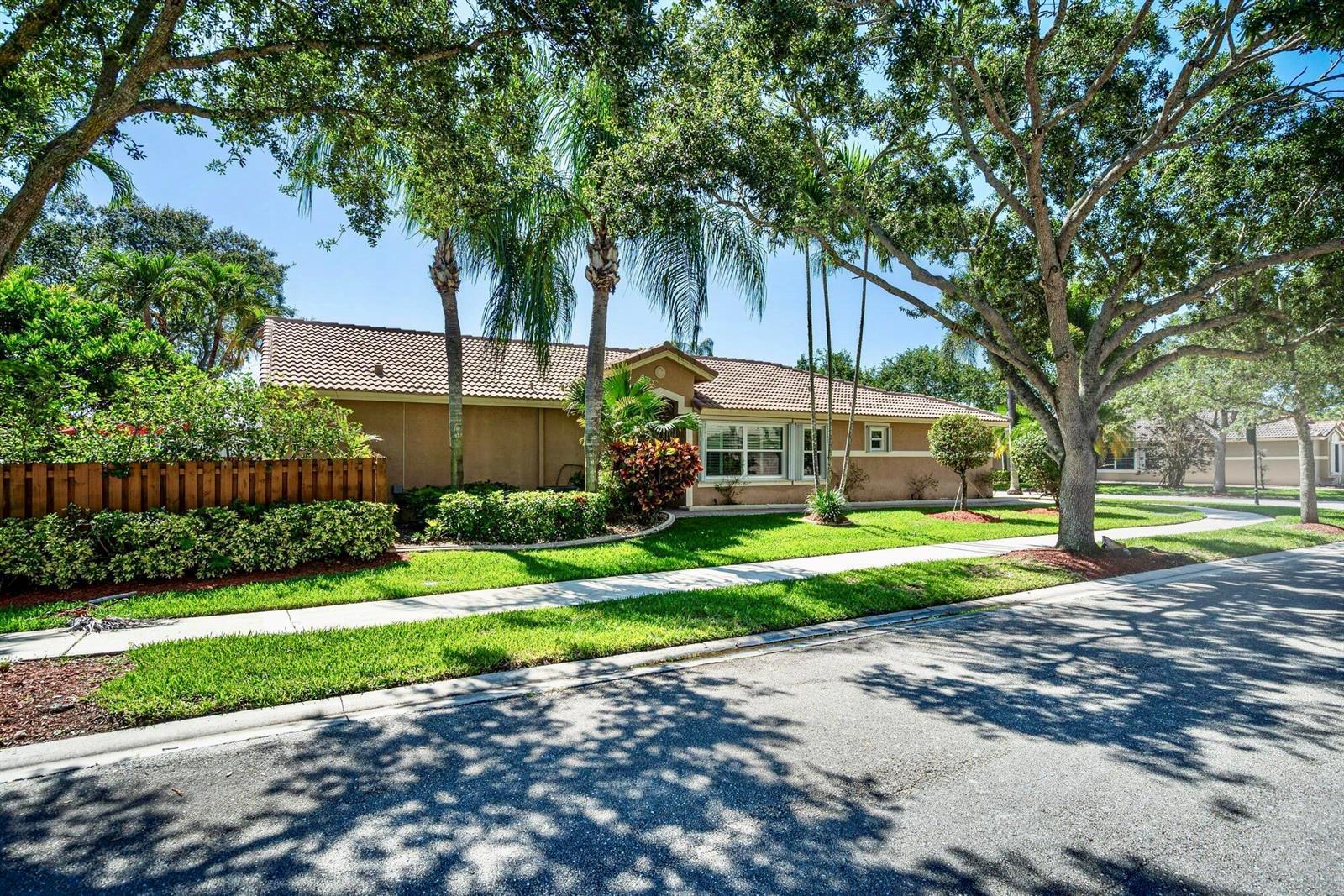 16525 Sapphire Street, Weston FL 33331 photo 5