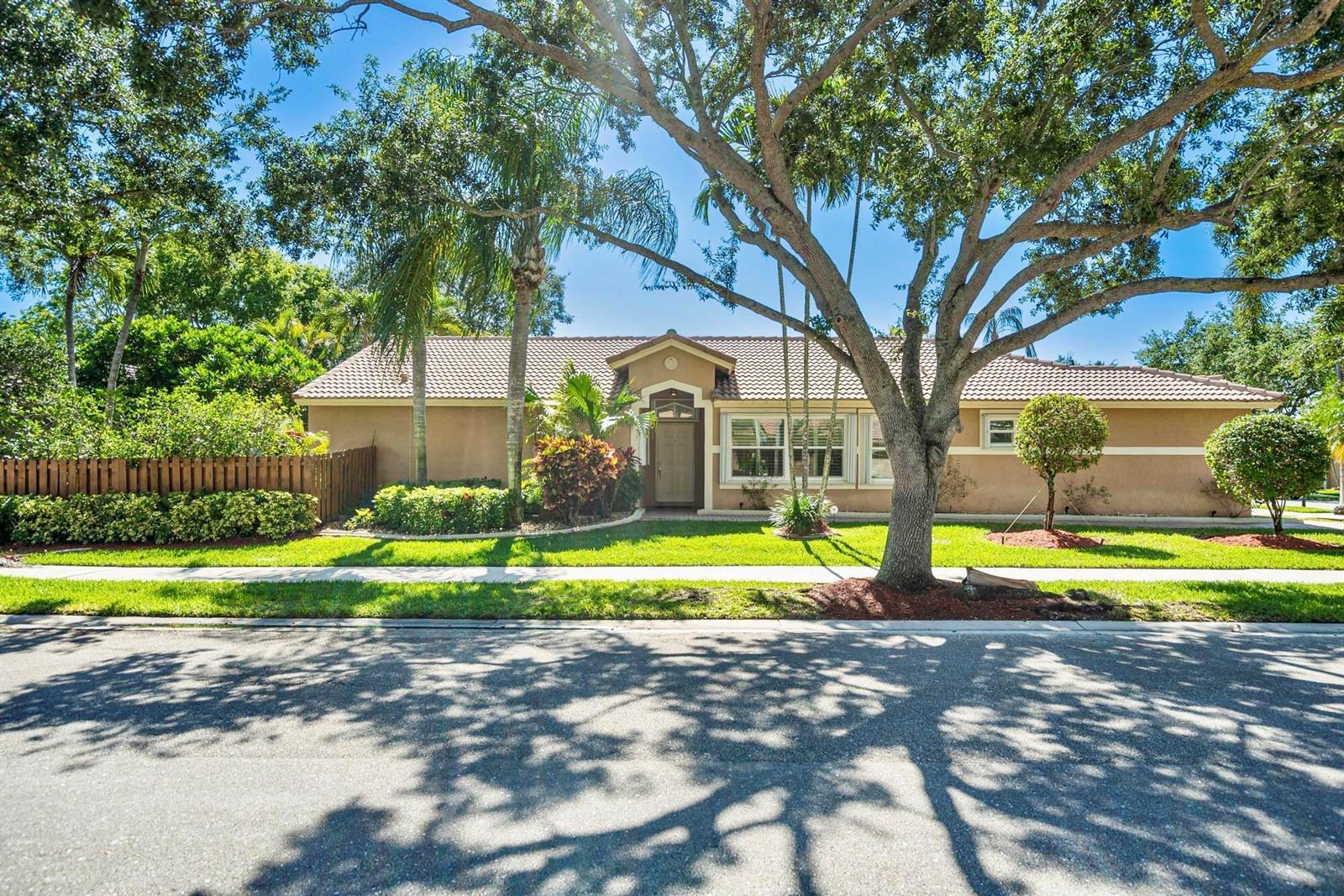 16525 Sapphire Street, Weston FL 33331 photo 4
