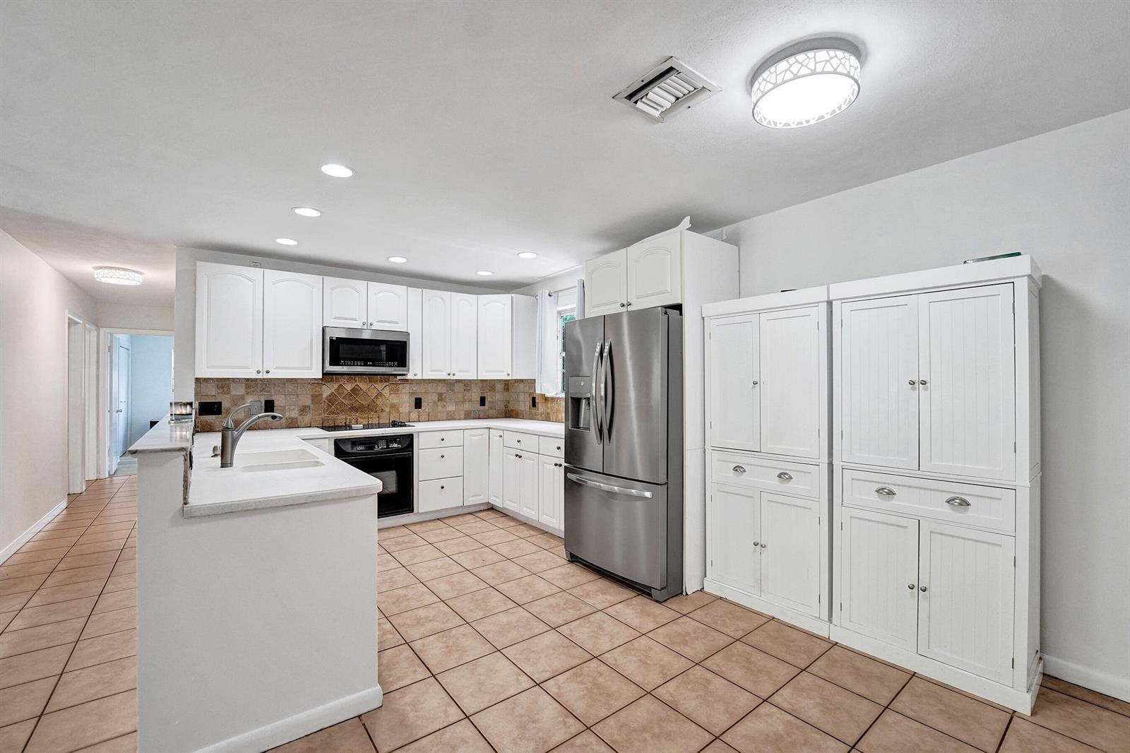 1208 NE 7th Street, Pompano Beach FL 33060 photo 5
