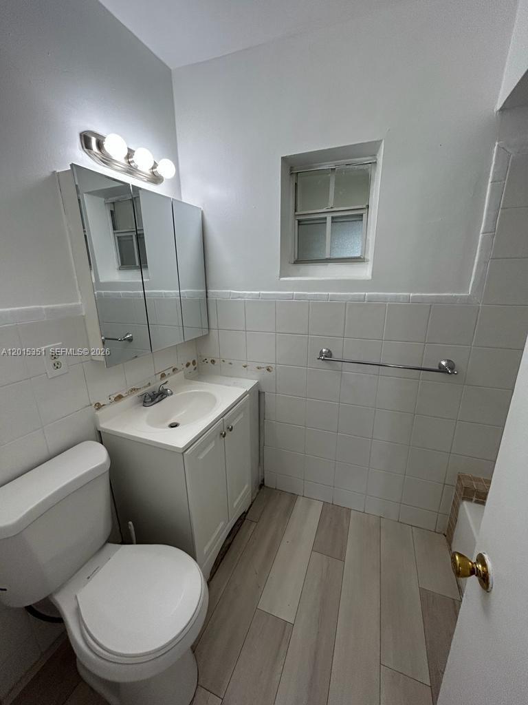 7920 East Dr # 14, North Bay Village FL 33141 photo 5