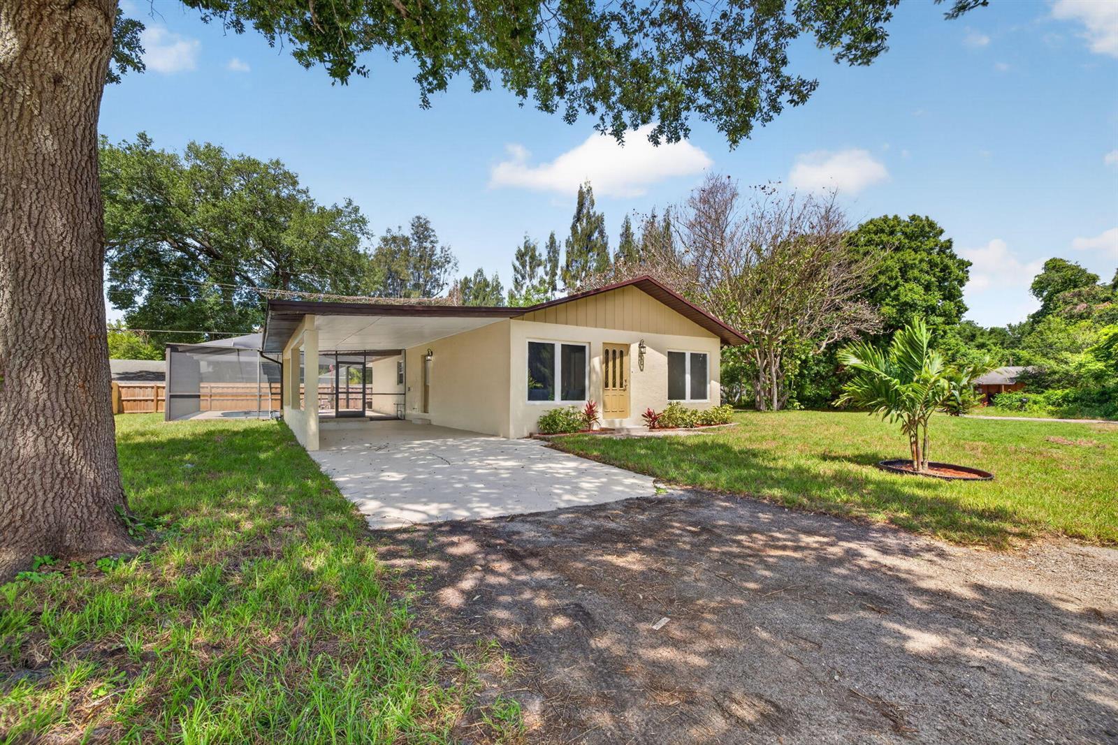 303 Lott Street, Fort Pierce FL 34947 photo 2