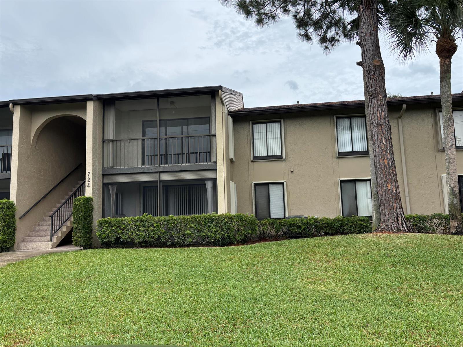 724 Sunny Pine Way # D2, FL 33415