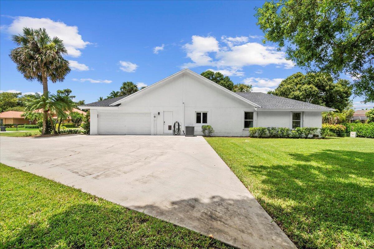 15575 Woodmar Court, Wellington FL 33414 photo 3