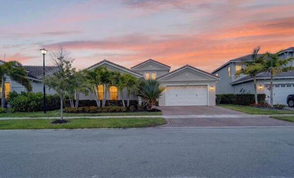 15804 Goldfinch Circle, Westlake FL 33470 photo 2