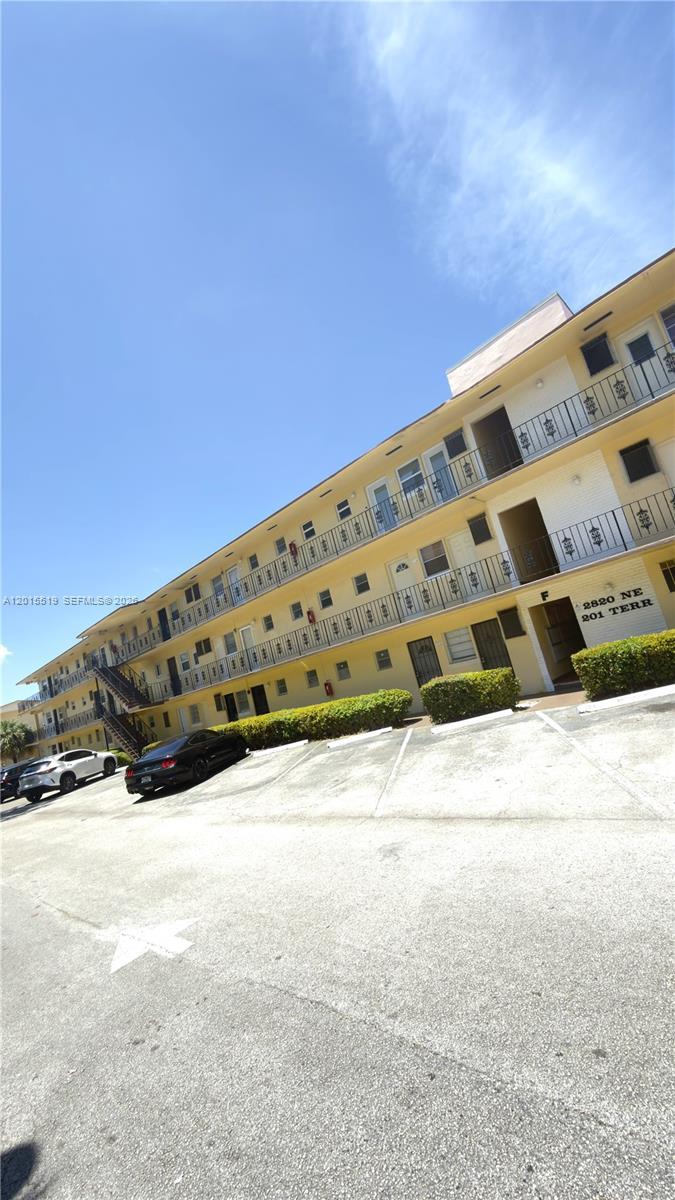 2820 NE 201st Ter # F217, Aventura FL 33180