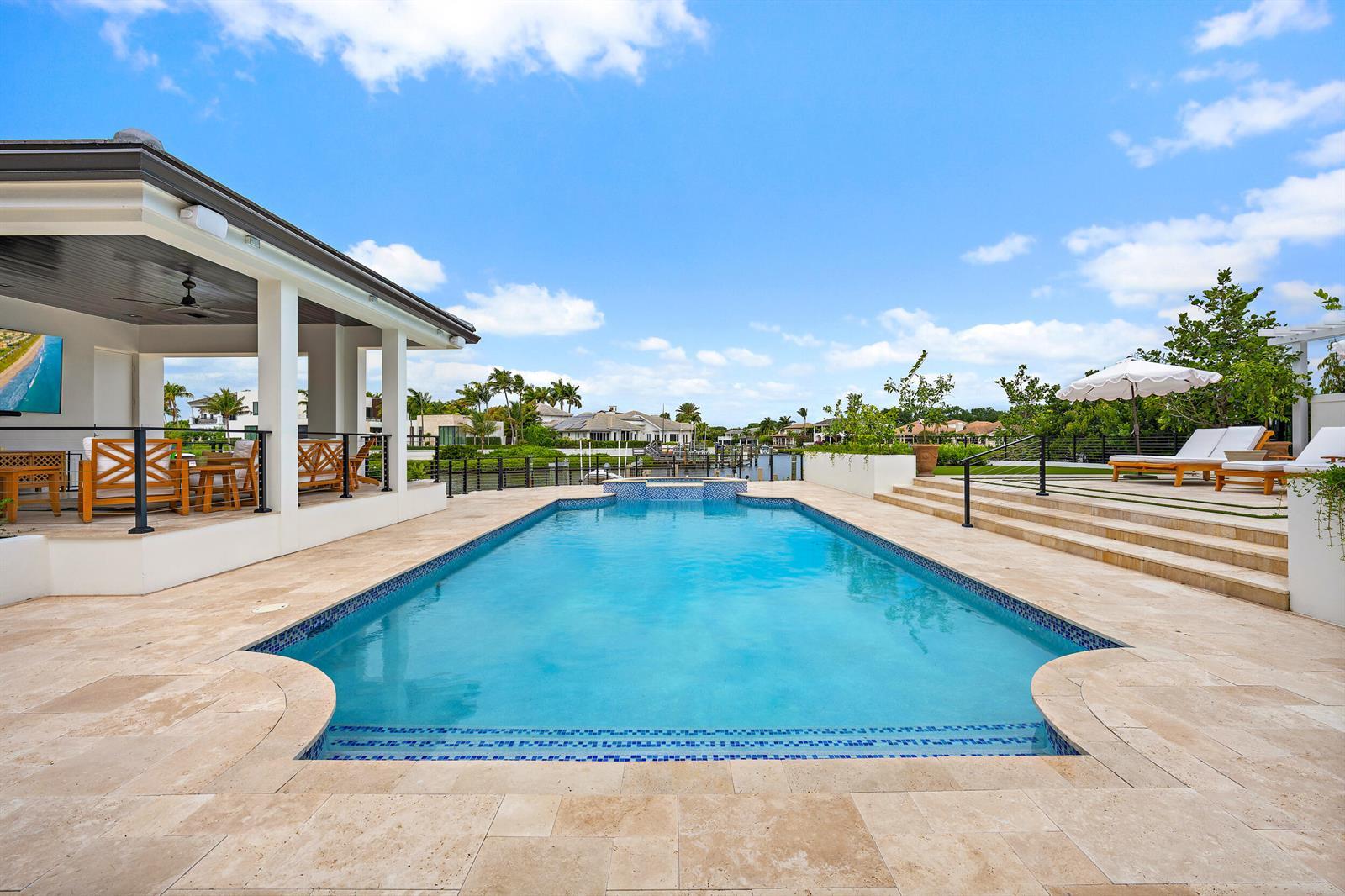 386 Eagle Drive, Jupiter FL 33477 photo 3