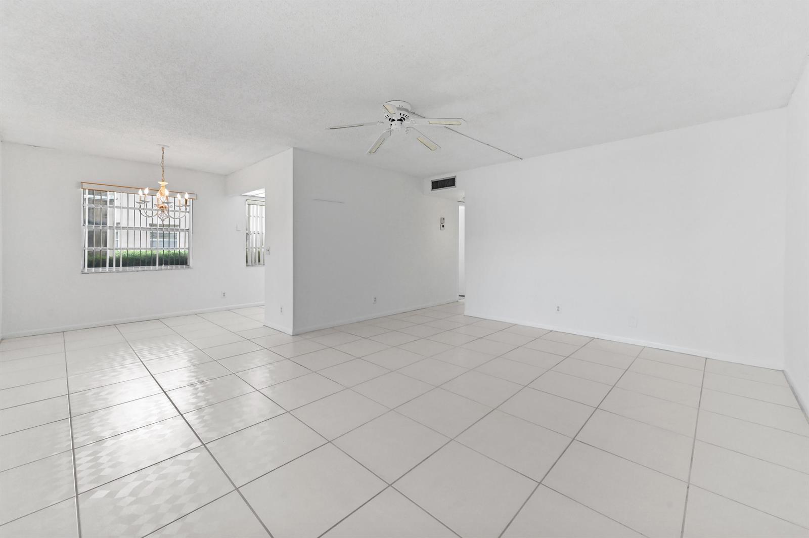 346 Capri # H, Delray Beach FL 33484 photo 2