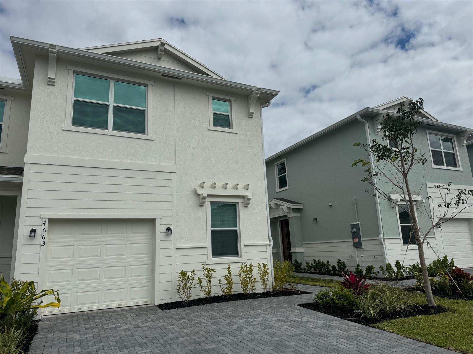 4663 Hollister Avenue, FL 33463