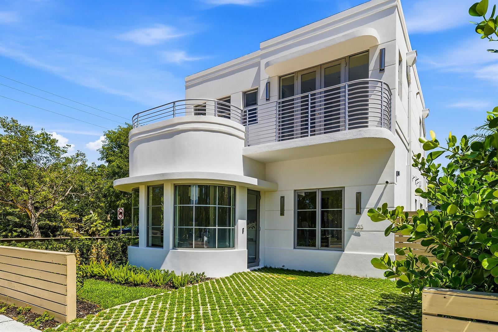 785 Park Place, West Palm Beach FL 33401