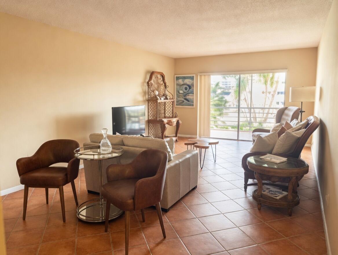 1430 S Lakeside Drive # 22, FL 33460 photo 3