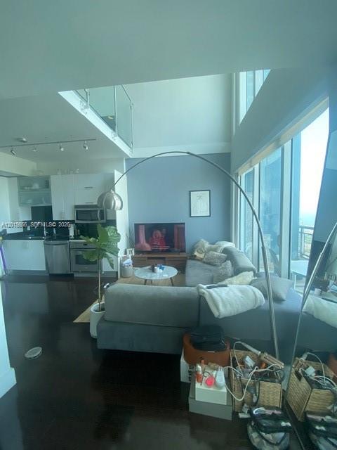 60 SW 13th St # 4611, Miami FL 33130 photo 3