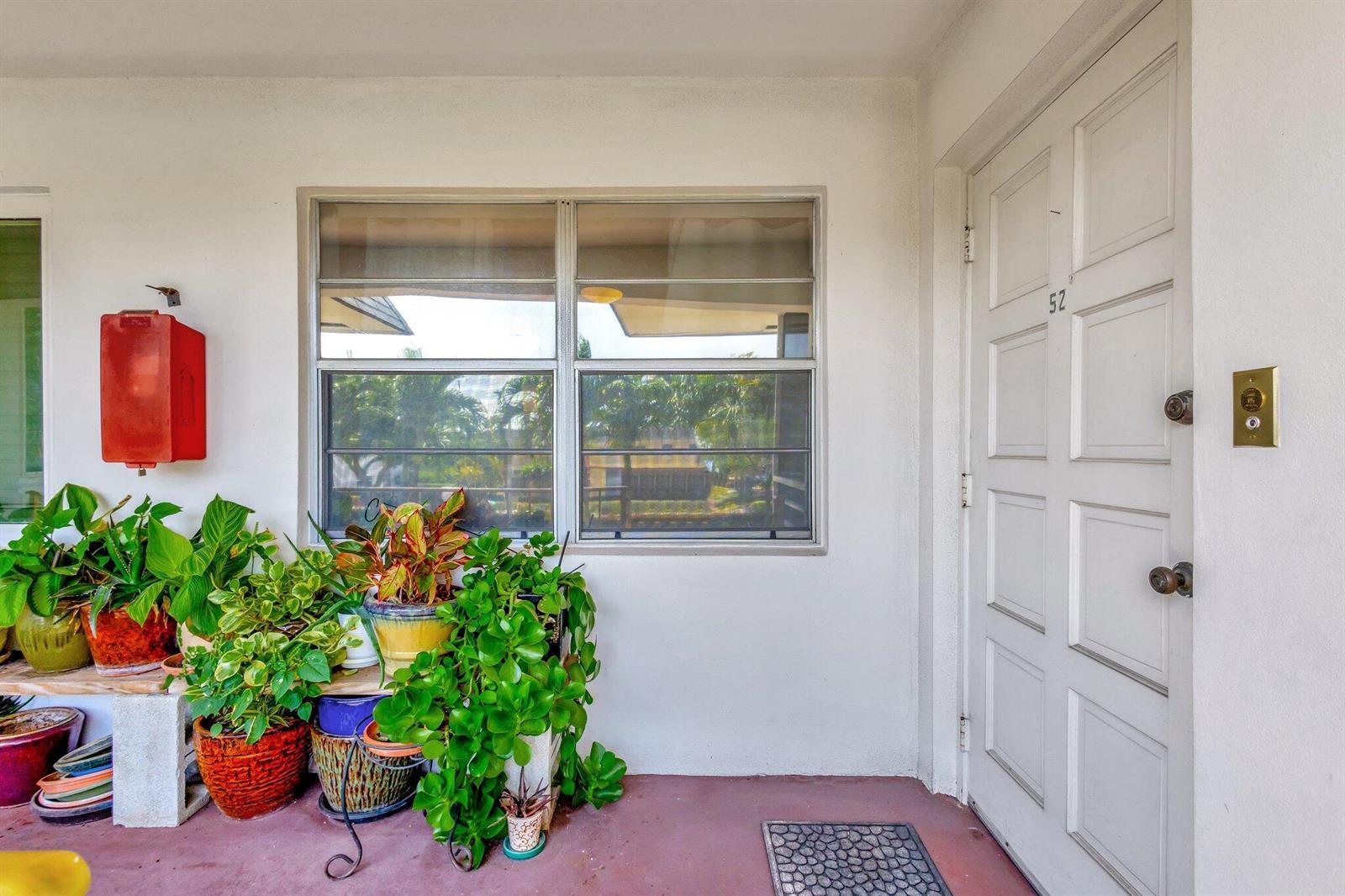 52 Plymouth F, West Palm Beach FL 33417 photo 2