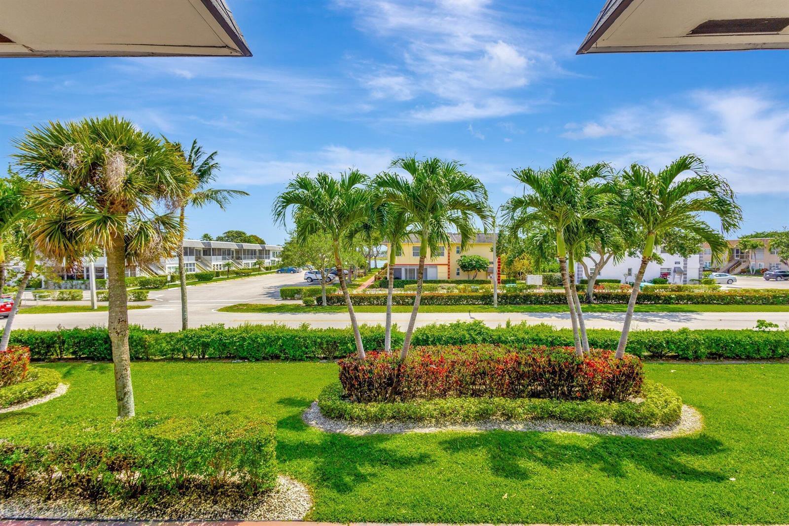 52 Plymouth F, West Palm Beach FL 33417 photo 3