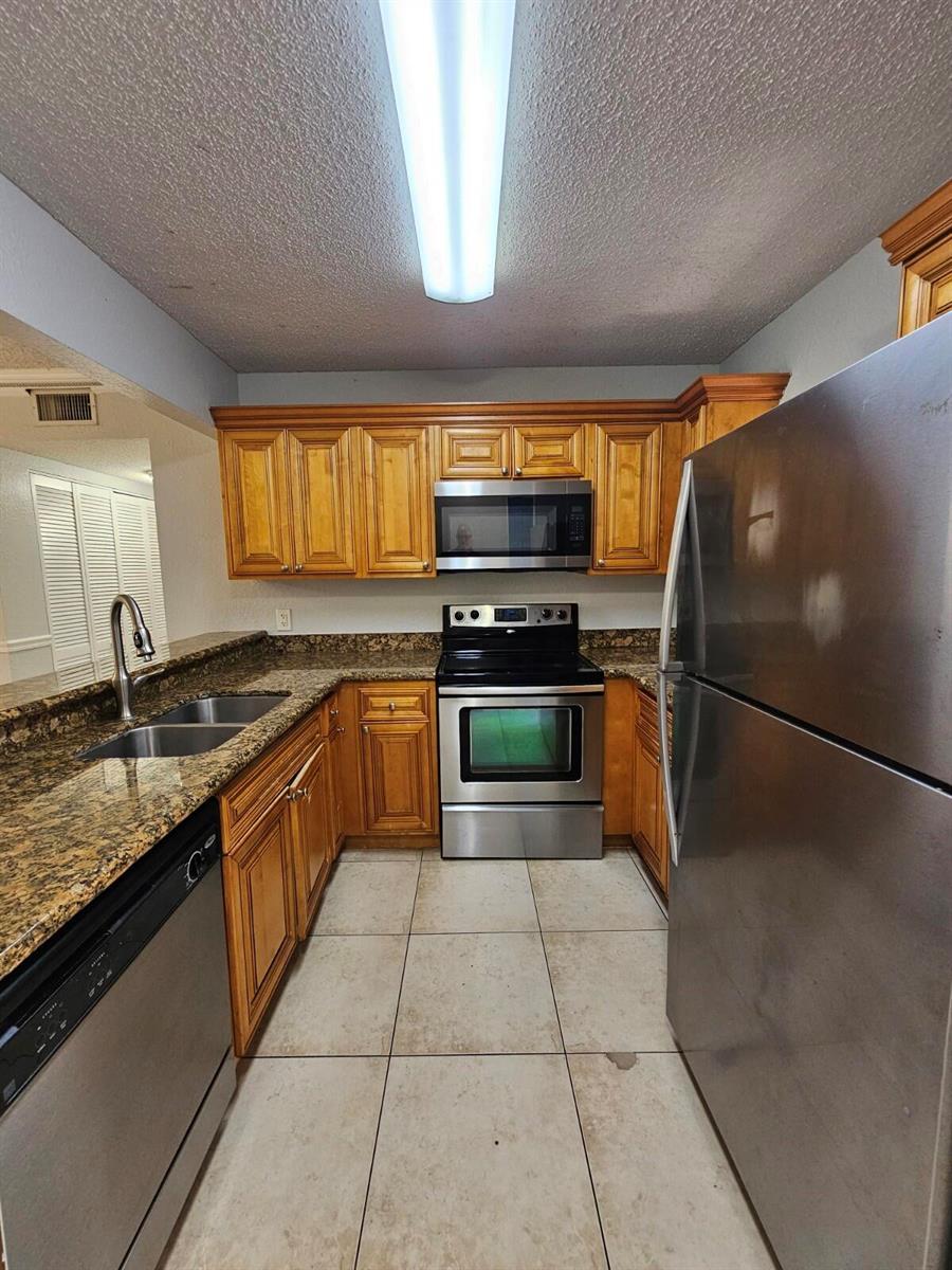1701 Balfour Point Drive # G, West Palm Beach FL 33411 photo 4