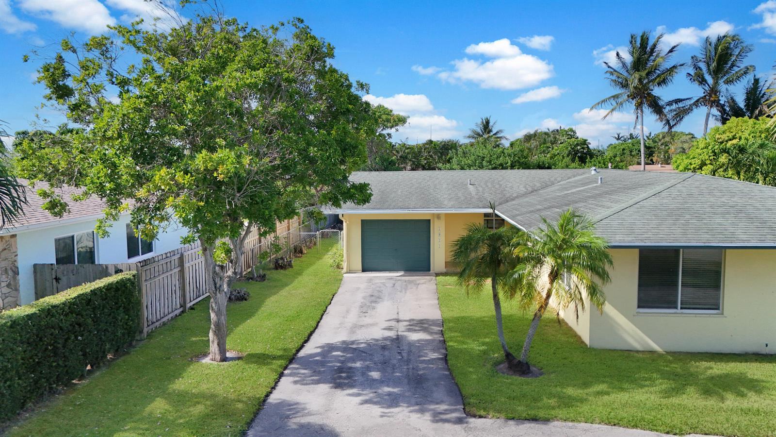 2022 Collier Avenue, Lake Worth FL 33461 photo 3