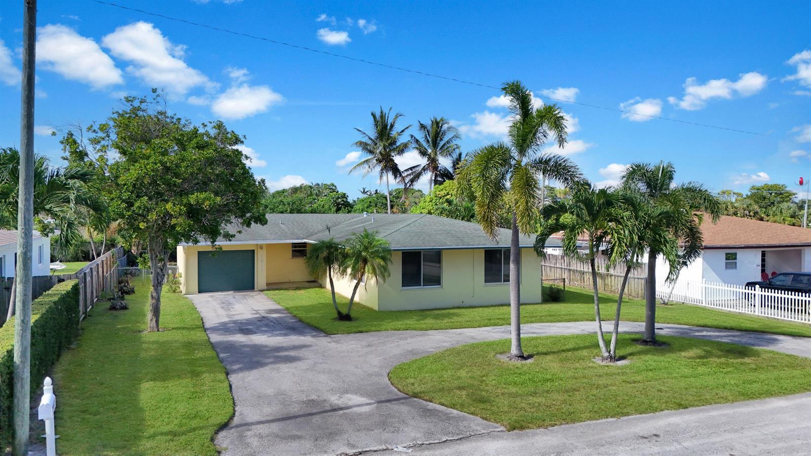 2022 Collier Avenue, Lake Worth FL 33461