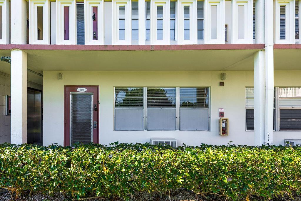 301 Preston H # 301, Boca Raton FL 33434 photo 3